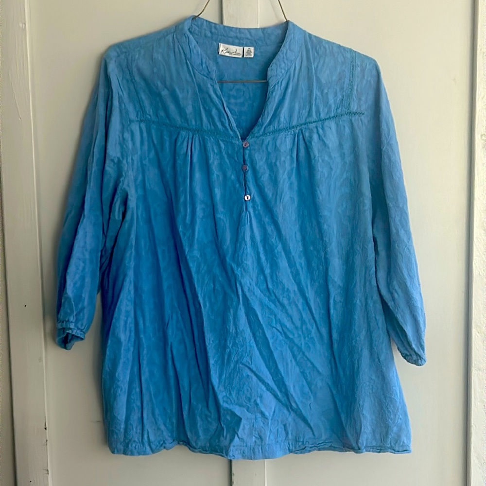 2x blue top